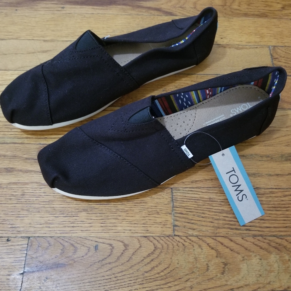 Toms canvas shoes